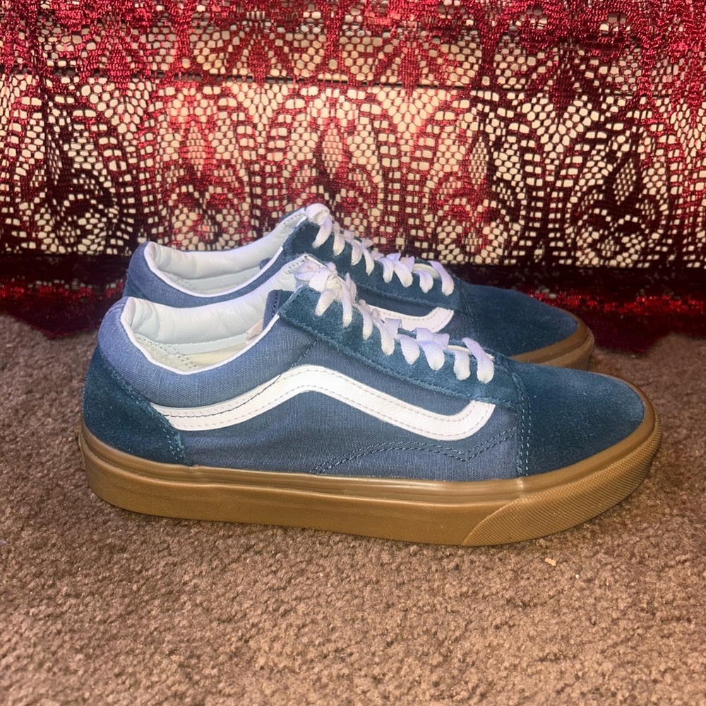 Vans - Picture 2 of 4